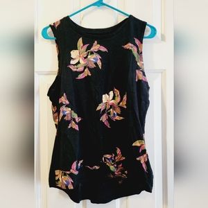 A New Day Medium Floral Front knot top